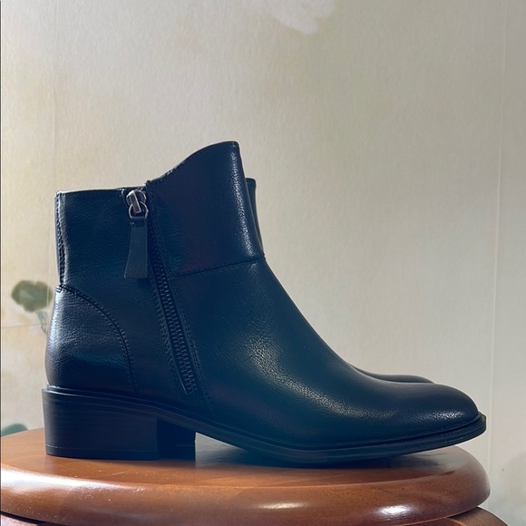 BareTraps Alina Black Ankle Zip Booties Boots - Picture 1 of 12